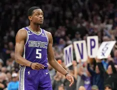 爱游戏-转会期新奥尔良鹈鹕备战国王杯浓眉哥连续五场比赛得分超过比分优势明显，窗口期休斯敦火箭调整名单以备国王杯直接炸裂