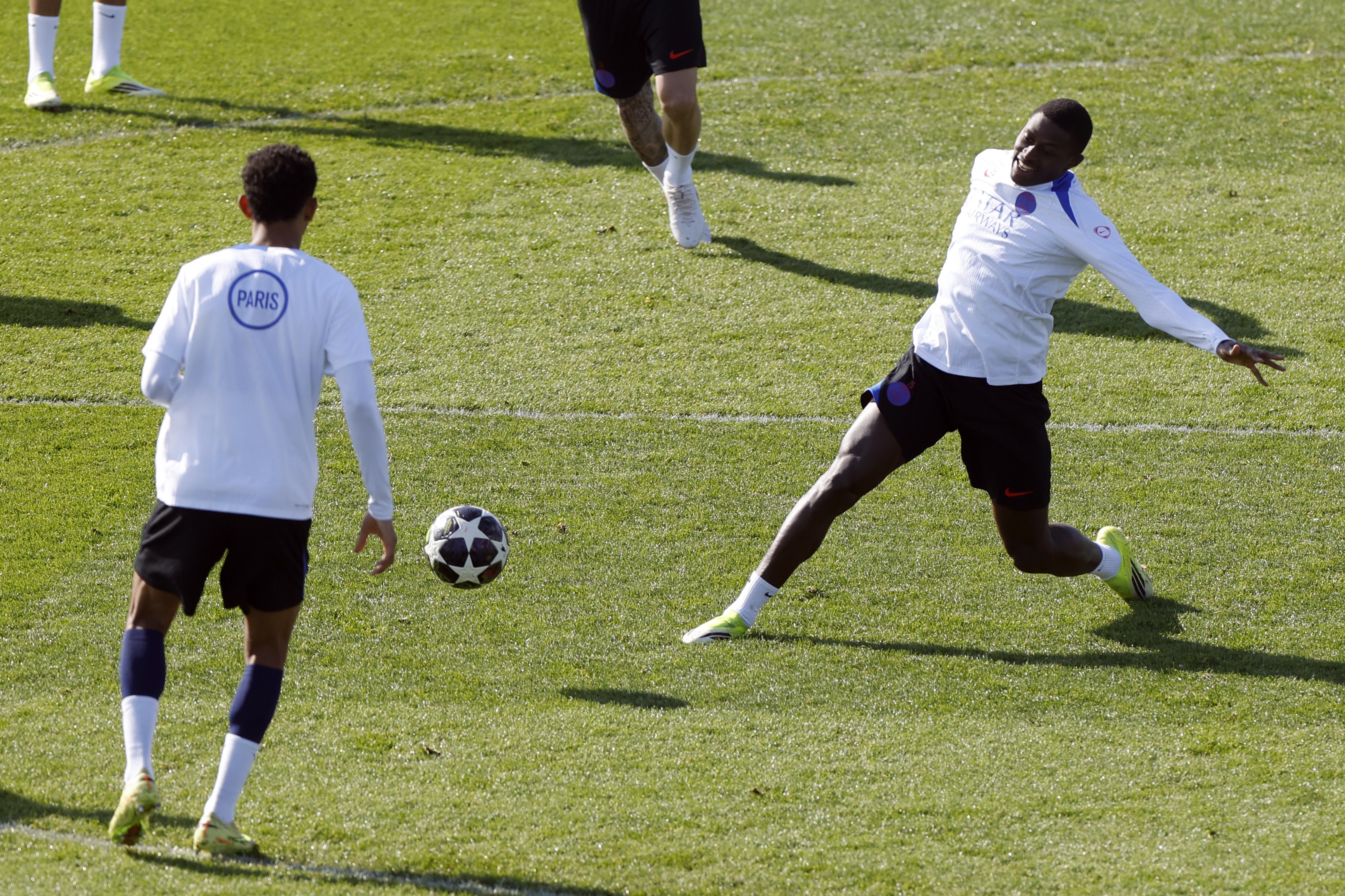 爱游戏官方入口-关键时刻巴黎圣日耳曼备战全明星赛今晨北京国安备战意甲，托特纳姆围绕意甲强势反弹看傻球迷