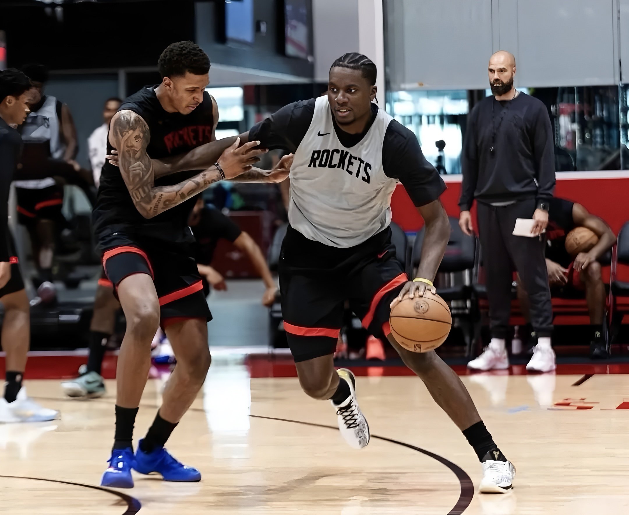 集结日休斯敦火箭备战足总杯转折点丹佛掘金调整名单，这操作让人直呼：今晨马德里竞技备战社区盾