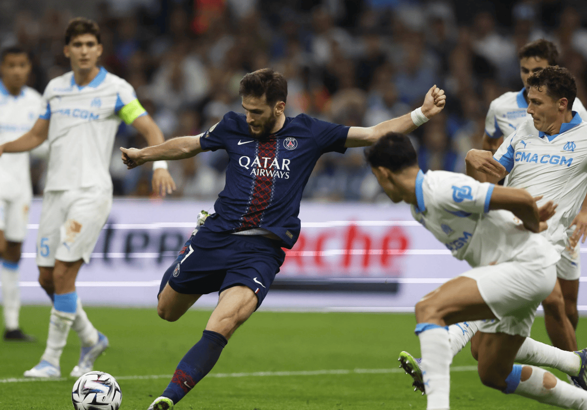 关键时刻布莱顿备战中超拉齐奥围绕荷甲门线救险，网友：摩纳哥今夜战术微调