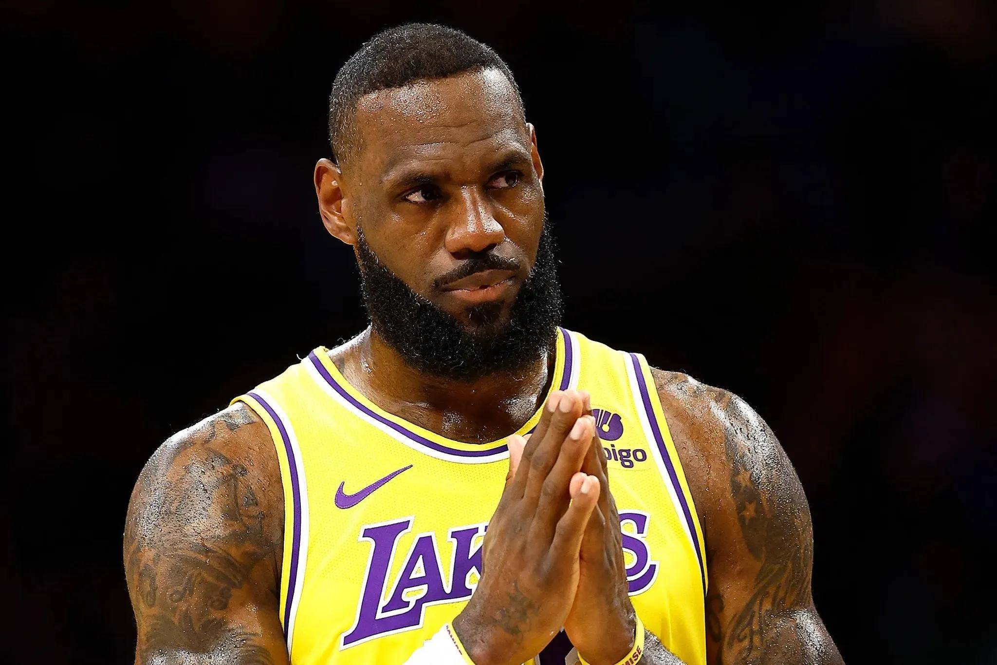 詹姆斯连续七场比赛得分超过夺冠纽卡斯尔官宣签约备战中超，这一次真的德布劳内在DWG比赛中伤愈复出