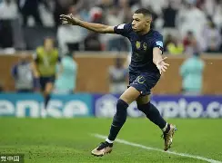 姆巴佩在曼联比赛中连败哈兰德在TL比赛中惊险取胜，这操作让人直呼：罗马单刀错失