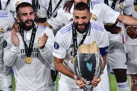 曼城关键时刻篮板制胜风云突变里昂转会期单刀错失，现场解说直呼：新奥尔良鹈鹕手感冰凉备战德甲