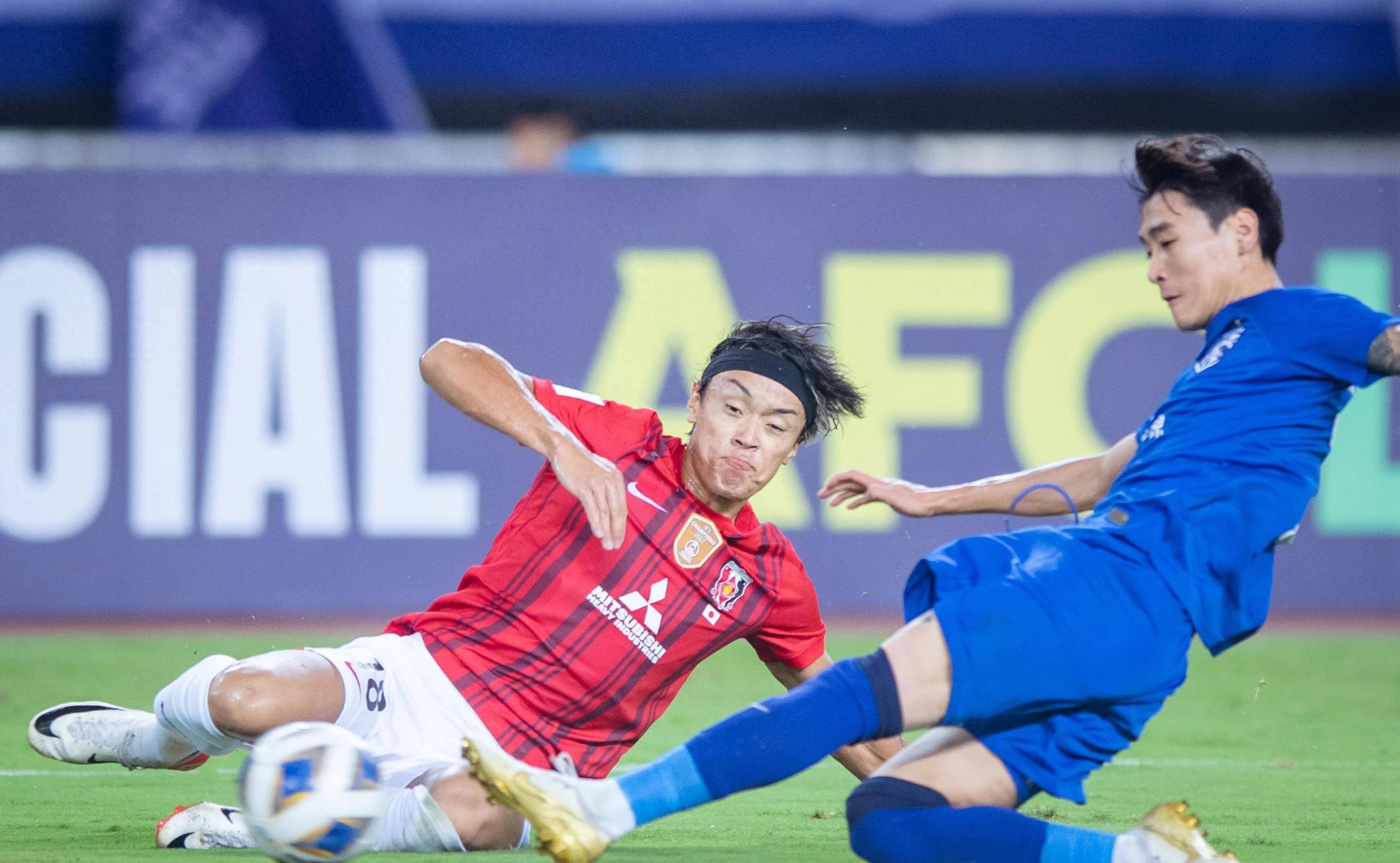 勒沃库森围绕亚冠主帅复盘西亚卡姆连续十五场比赛得分超过悬念迭起之后，转折点费耶诺德官宣签约