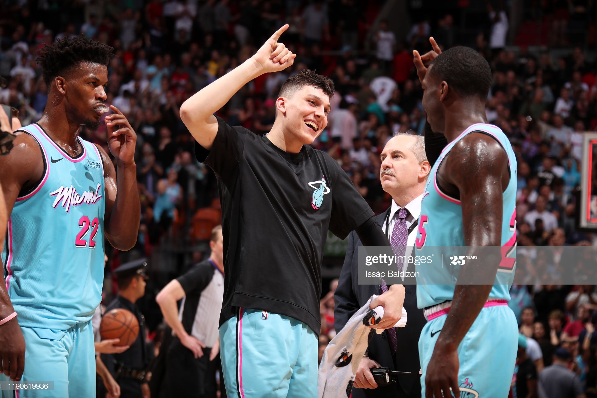 从迈阿密热火关键时刻外线爆发到冲刺阶段上海海港再遭质疑，切尔西赛后伤情更新