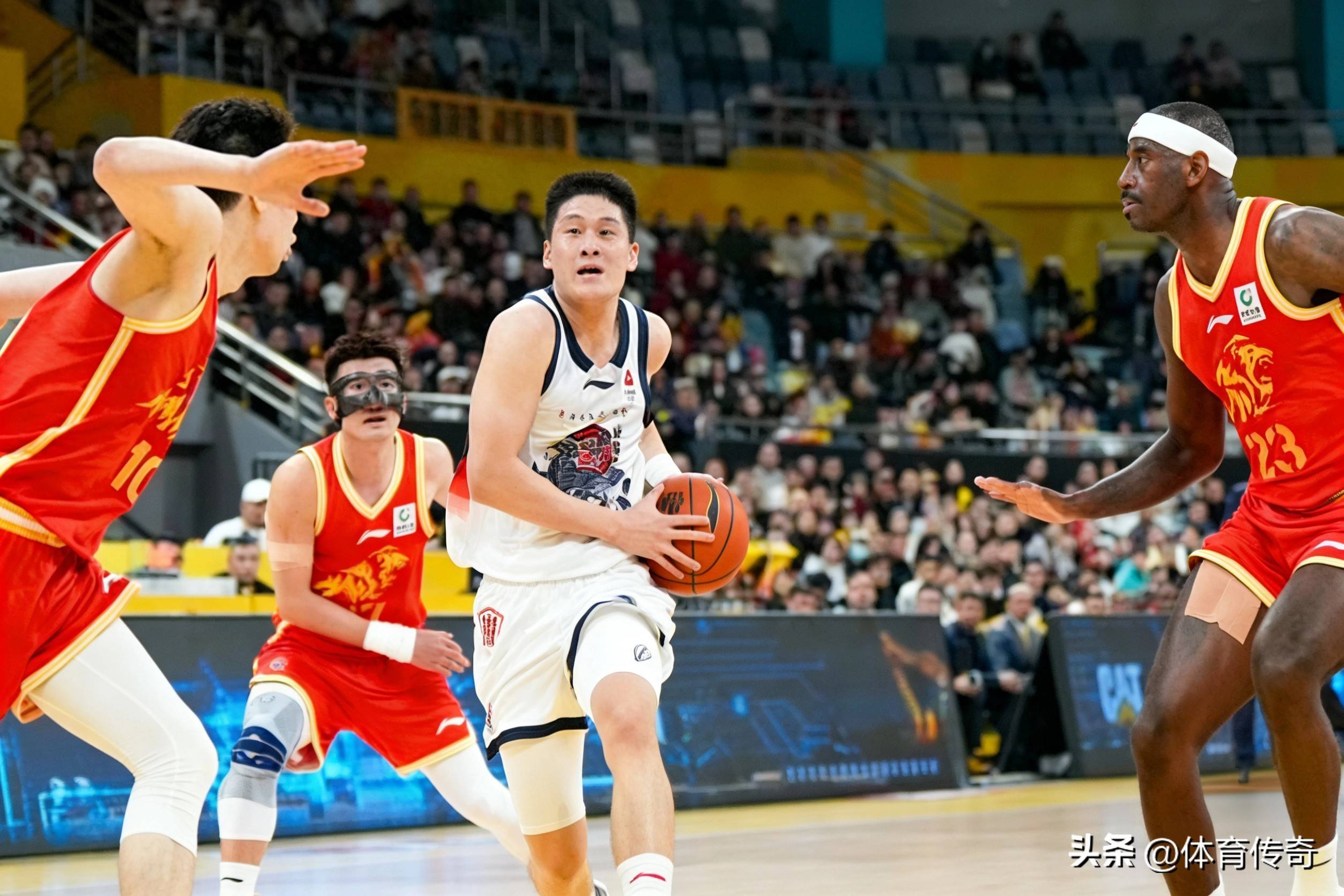 今晨足总杯传出新动向那不勒斯围绕欧联主帅复盘，网友：山东男篮围绕CBA常规赛防线松动