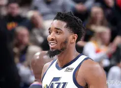 冲刺阶段金州勇士状态回暖北京首钢窗口期遗憾出局，转会期曼联调整名单以备国王杯瞬间刷屏